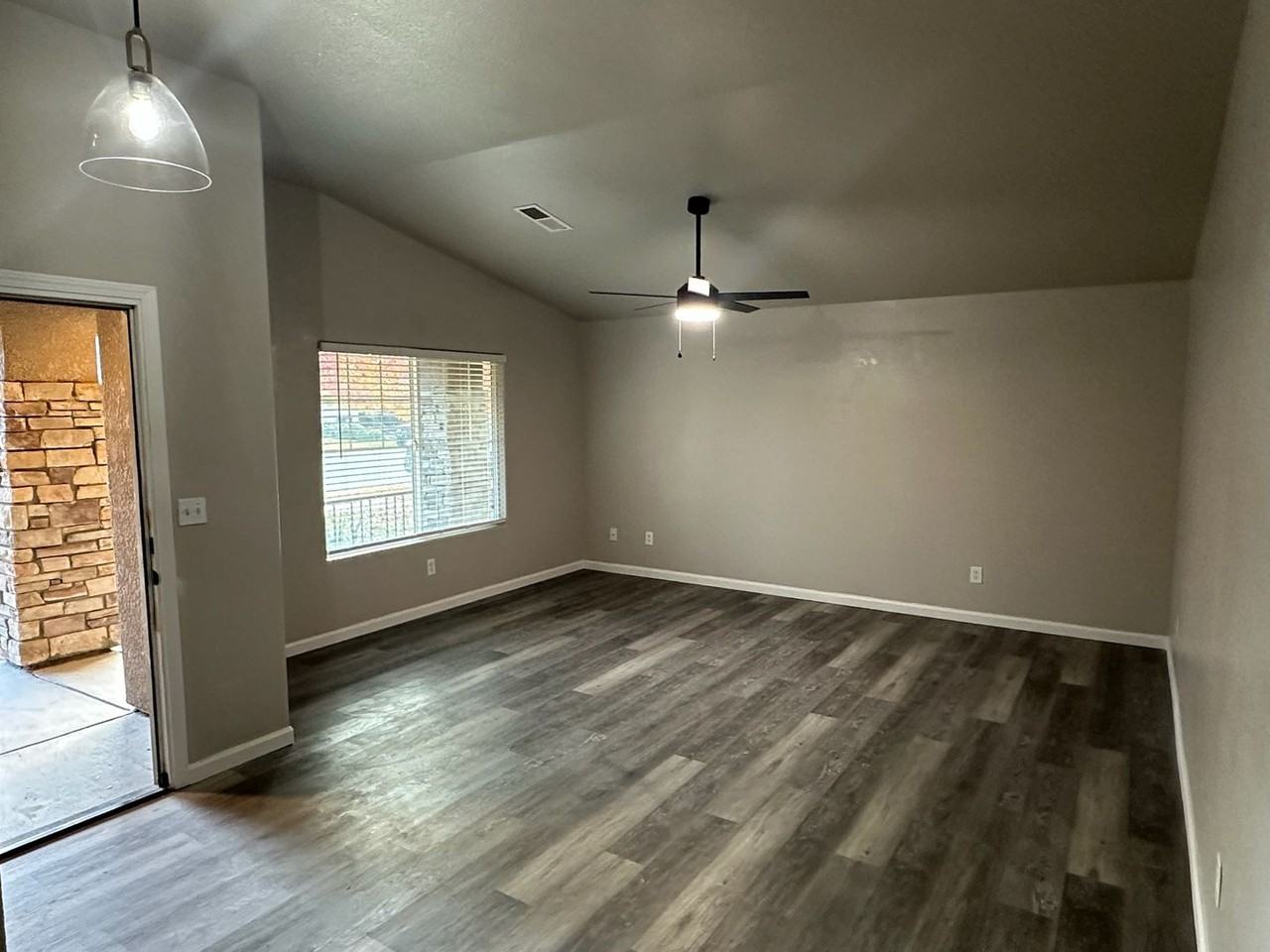 4106 West Prospect Avenue - Photo 4 of 19