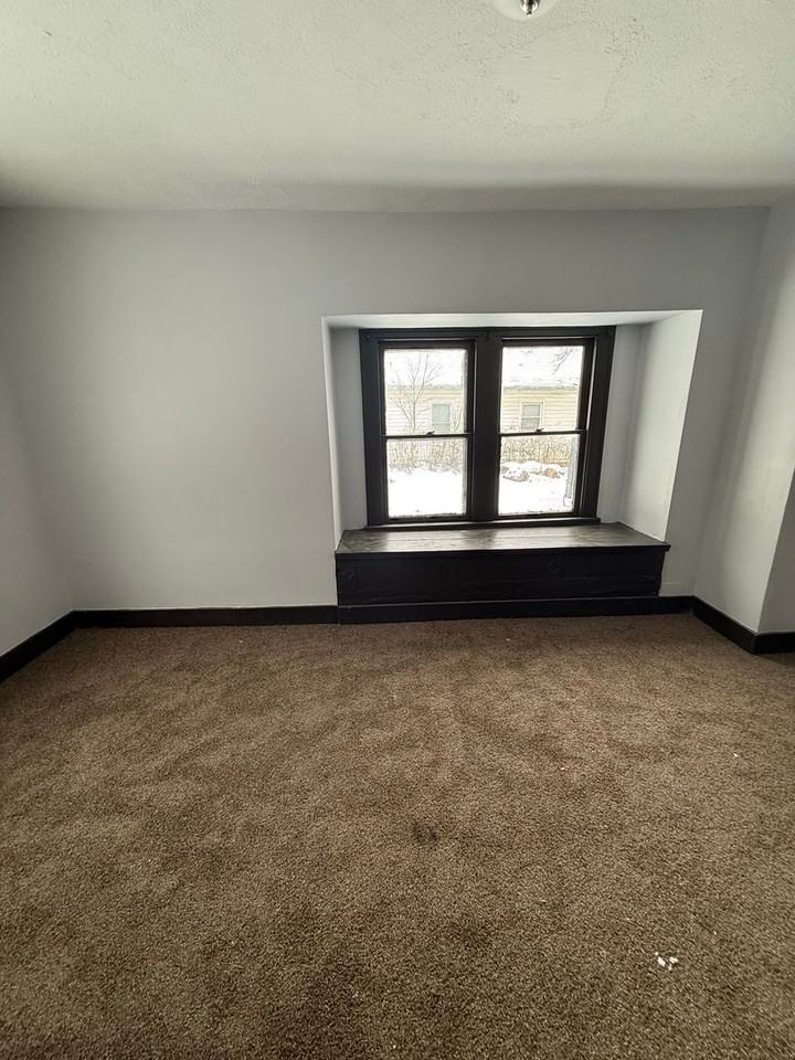 15010 Ohio Avenue - Photo 4 of 14