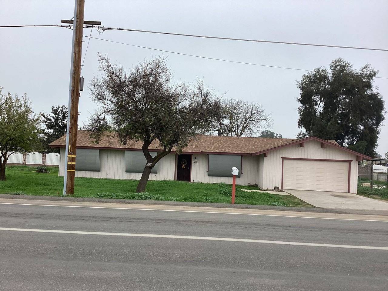 16385 North D Street - Photo 3 of 29