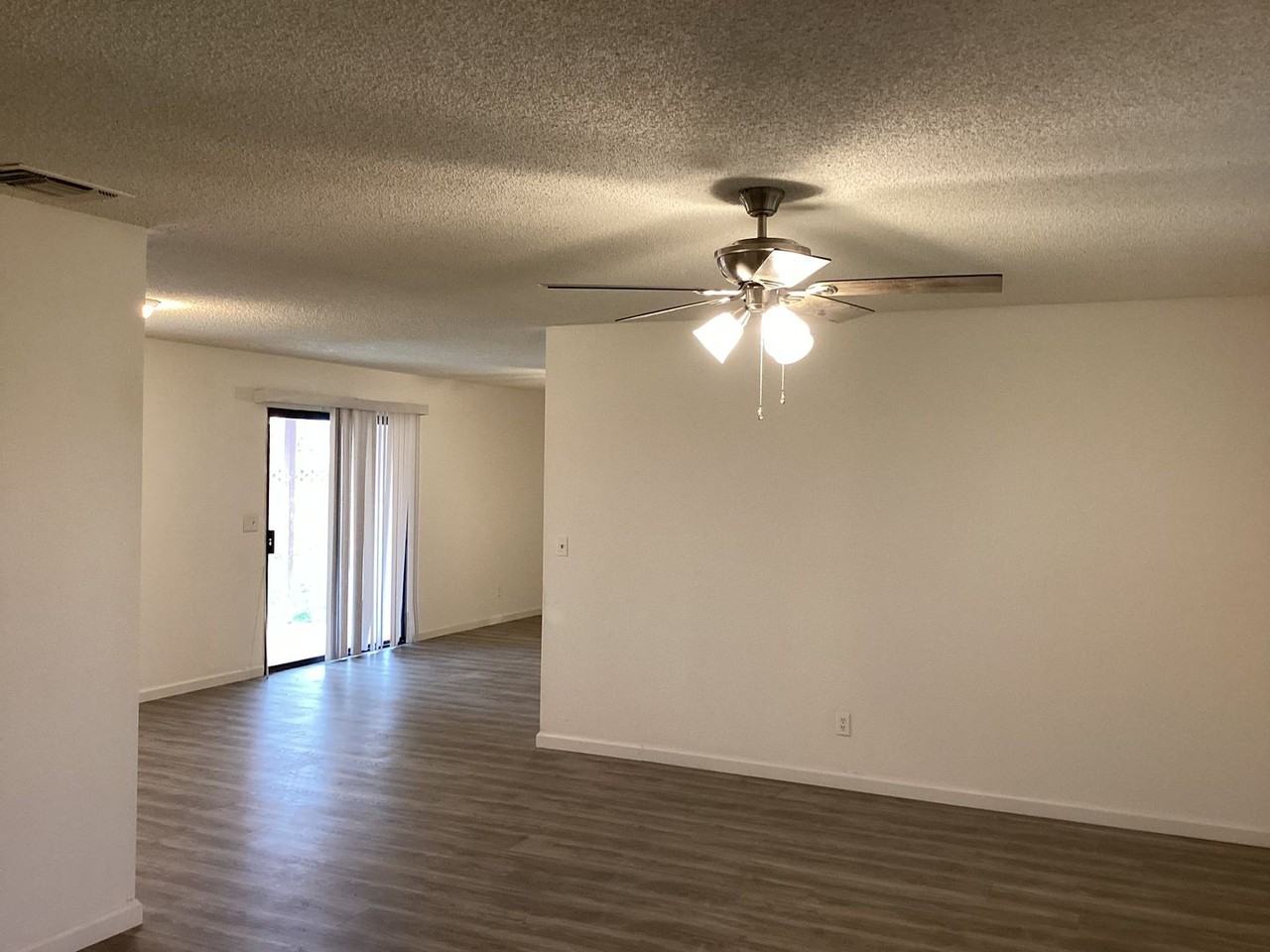 16385 North D Street - Photo 4 of 29