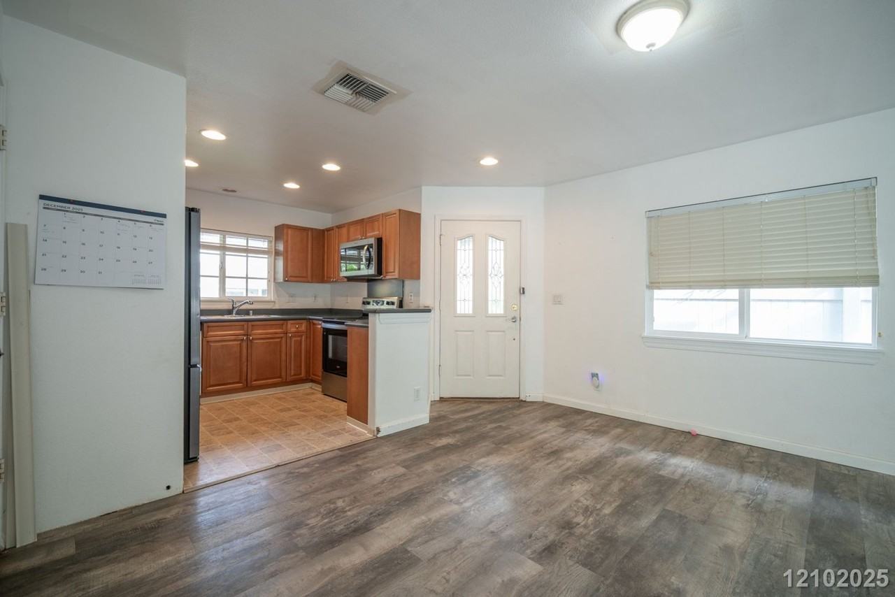 87-2127 Pakeke St - Photo 5 of 25