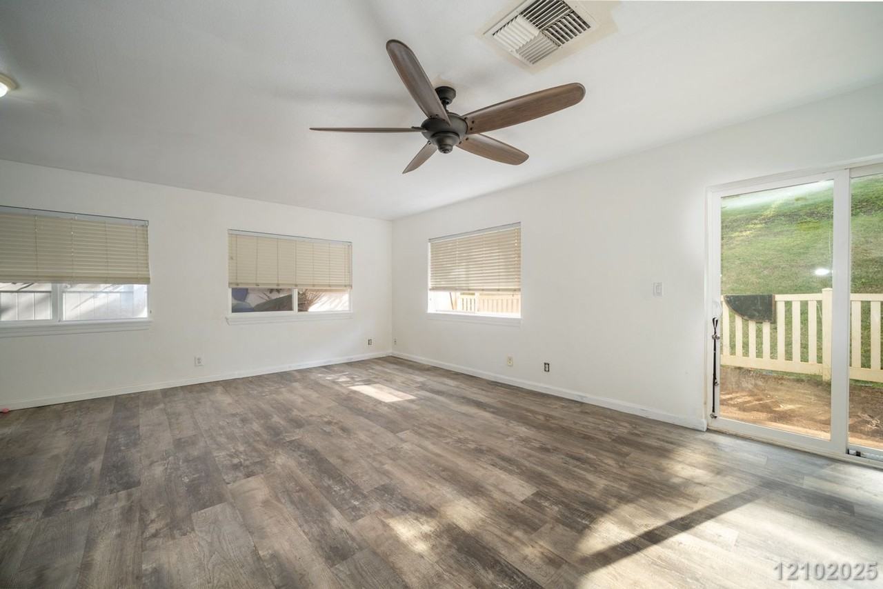 87-2127 Pakeke St - Photo 7 of 25