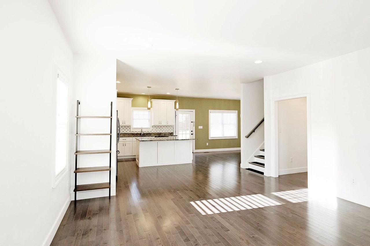 903 Nassau Street - Photo 3 of 20