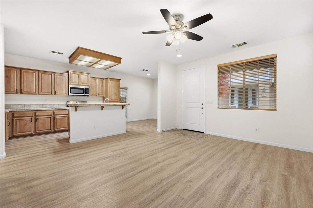 3621 El Dala Lane - Photo 3 of 24