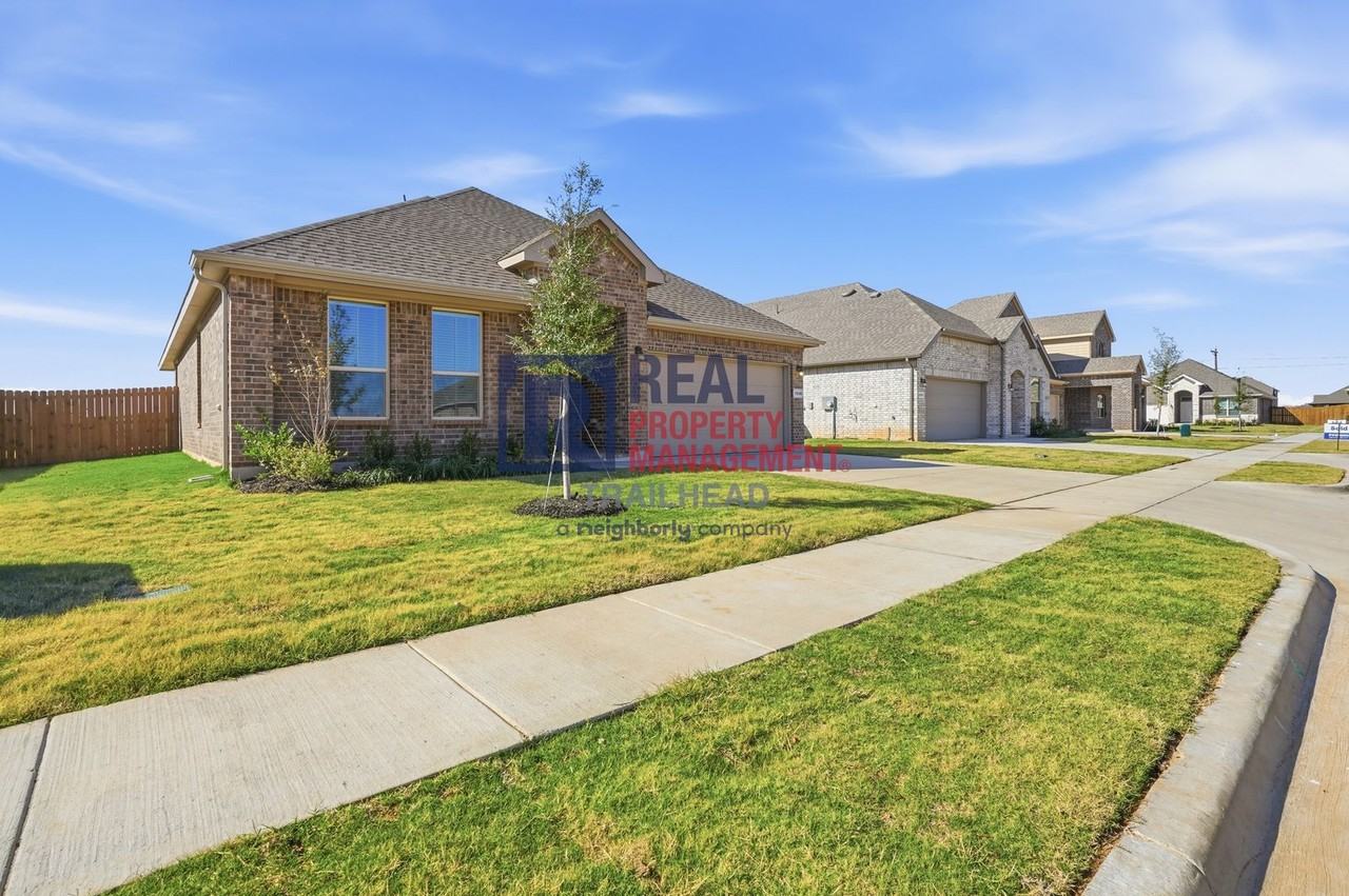 1249 Beltway Lane - Photo 3 of 28