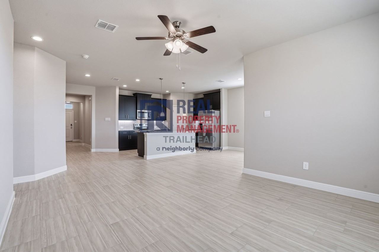 1249 Beltway Lane - Photo 6 of 28