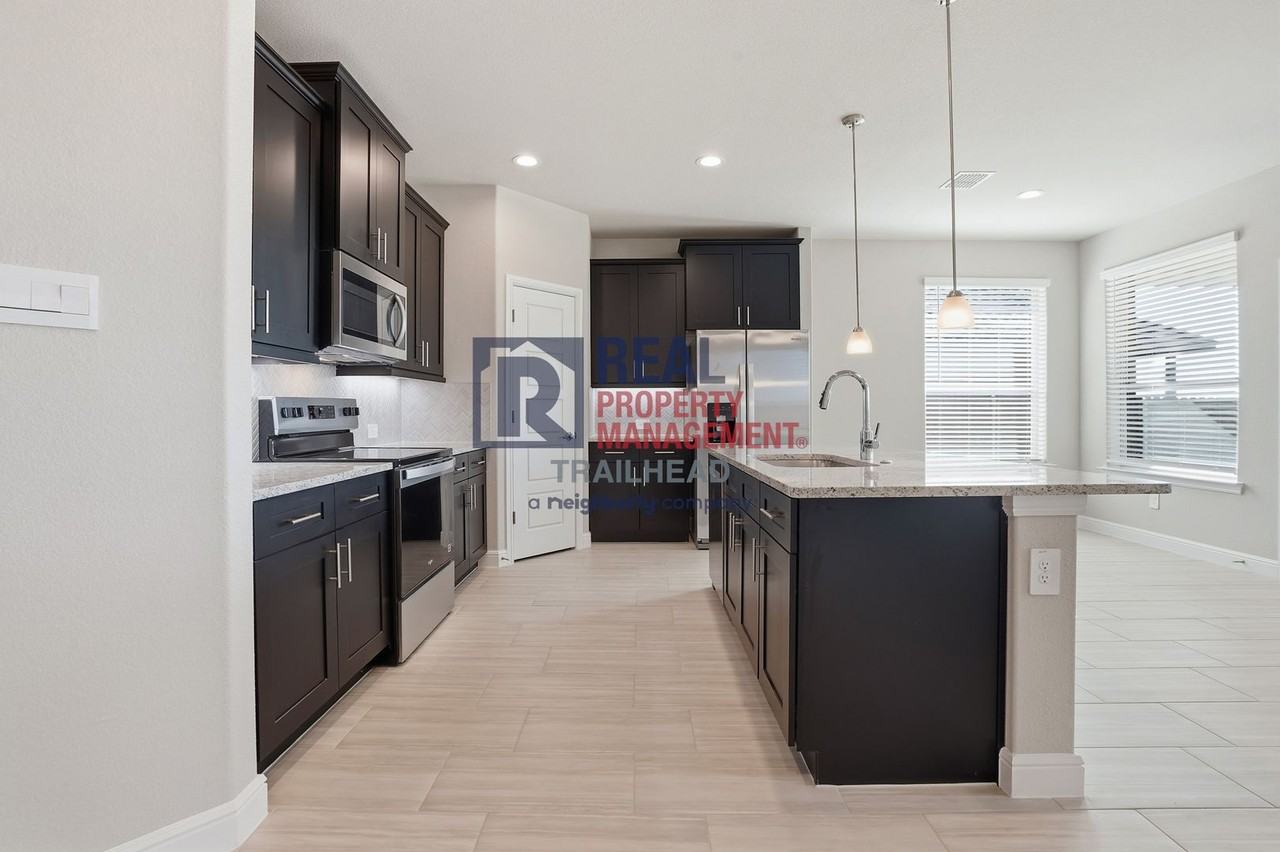 1249 Beltway Lane - Photo 7 of 28