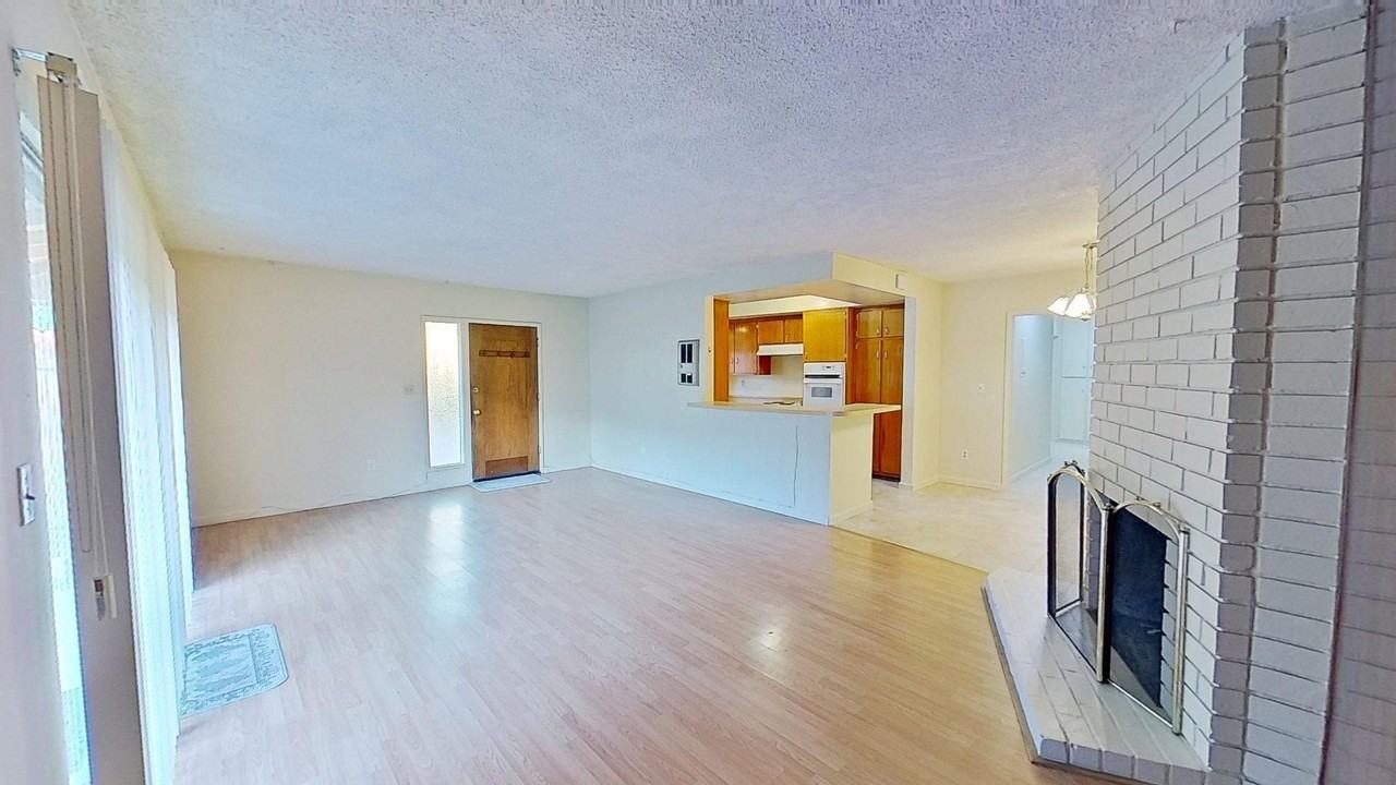 15670 Pasadena Avenue - Photo 5 of 20
