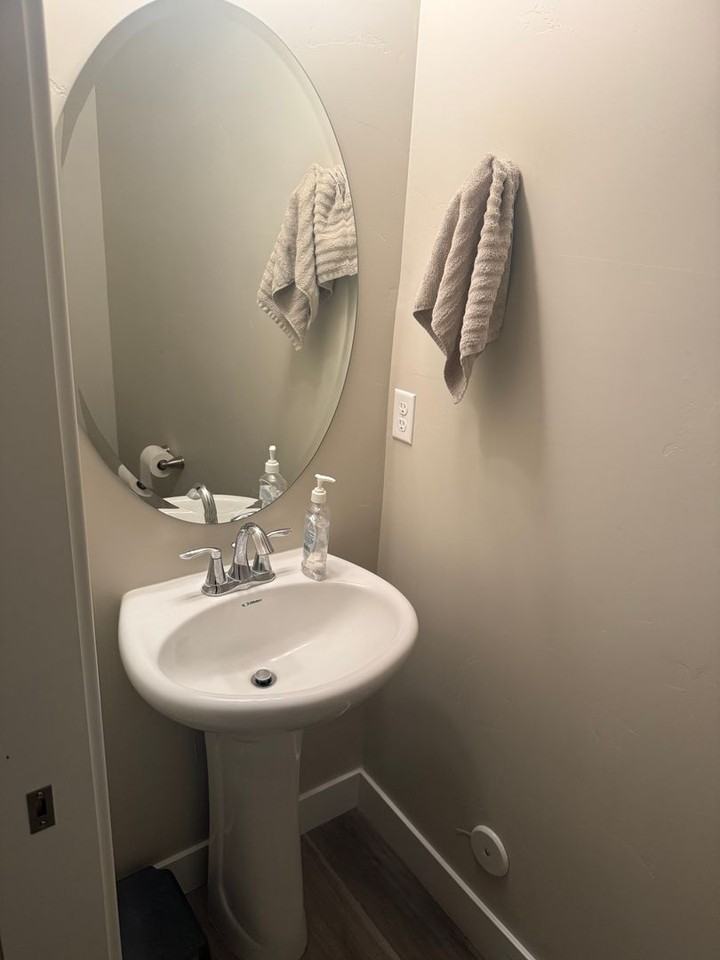 1457 W 1625 S - Photo 2 of 16