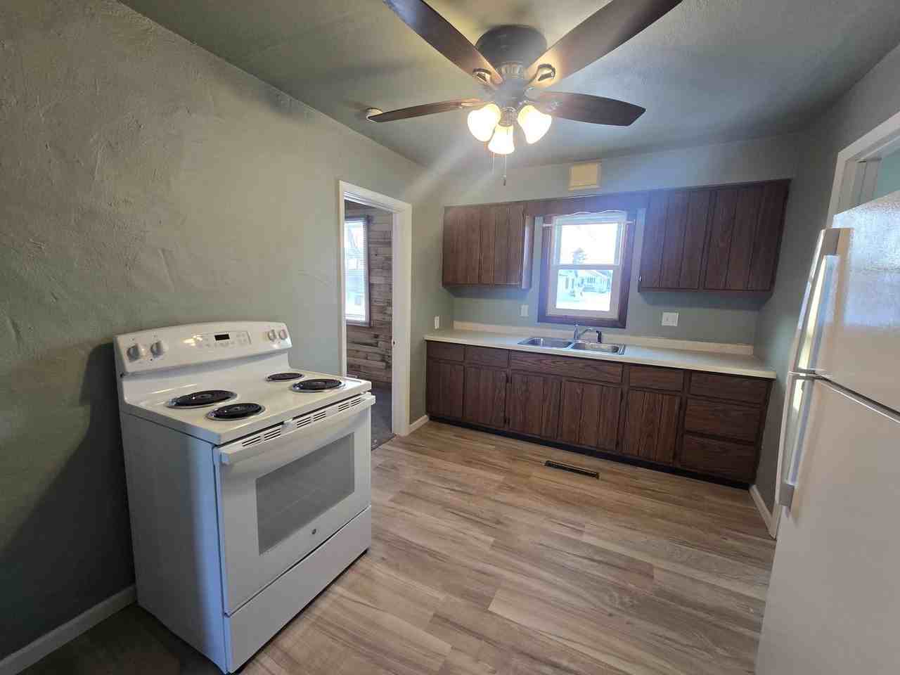 n5617 North Franklin Street - Photo 2 of 23