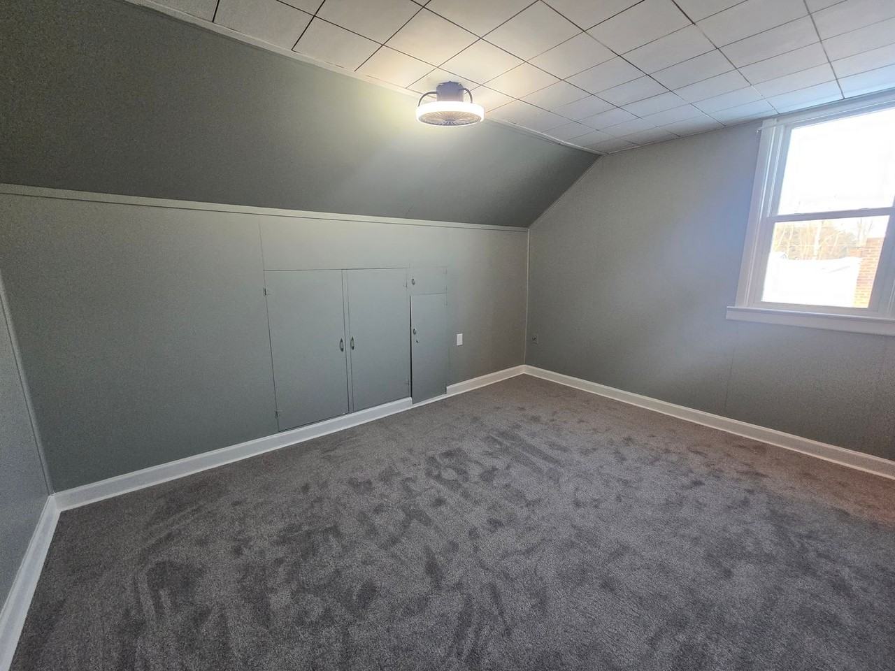 n5617 North Franklin Street - Photo 7 of 23