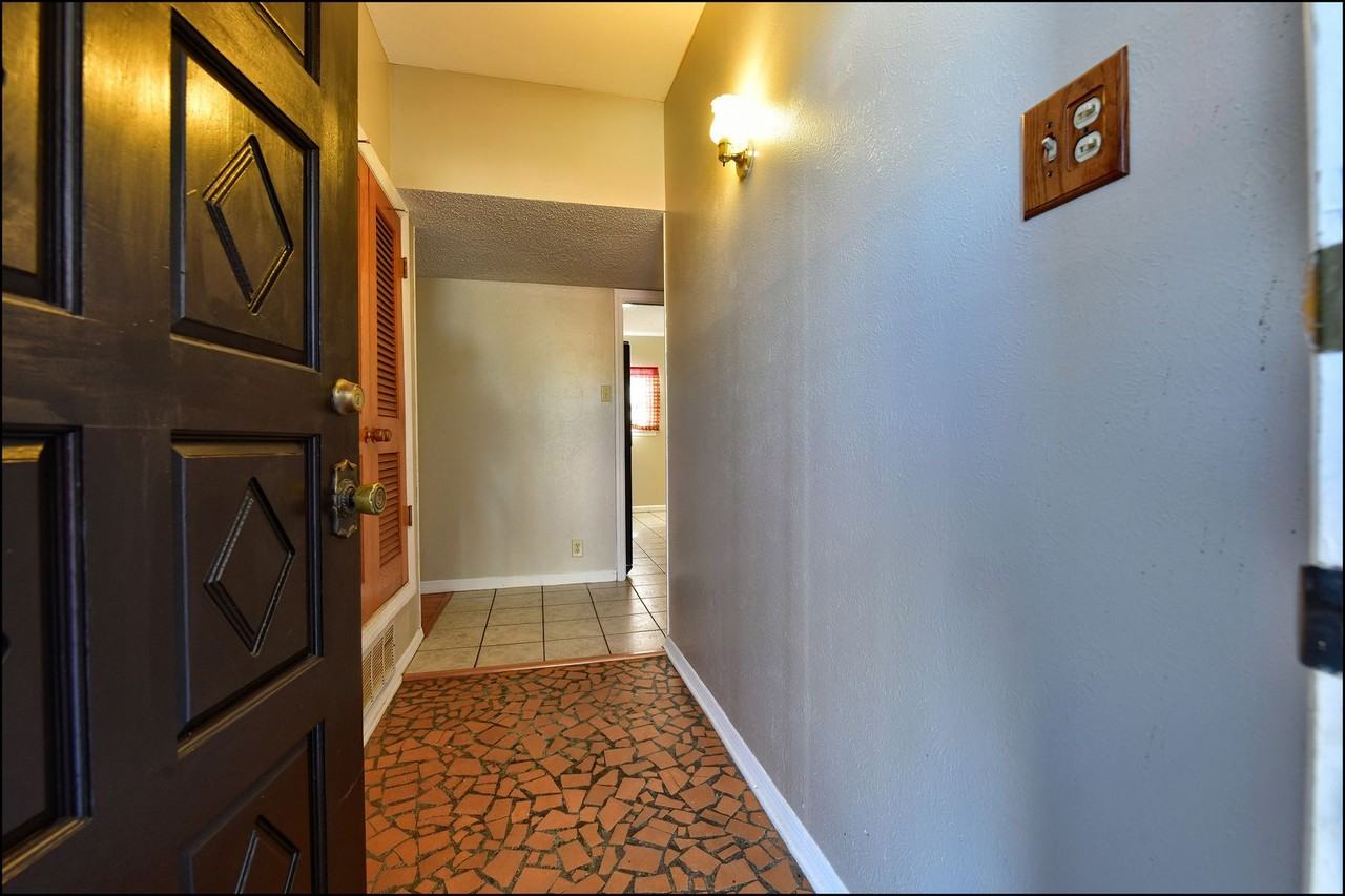 5108 Paris Avenue - Photo 6 of 40