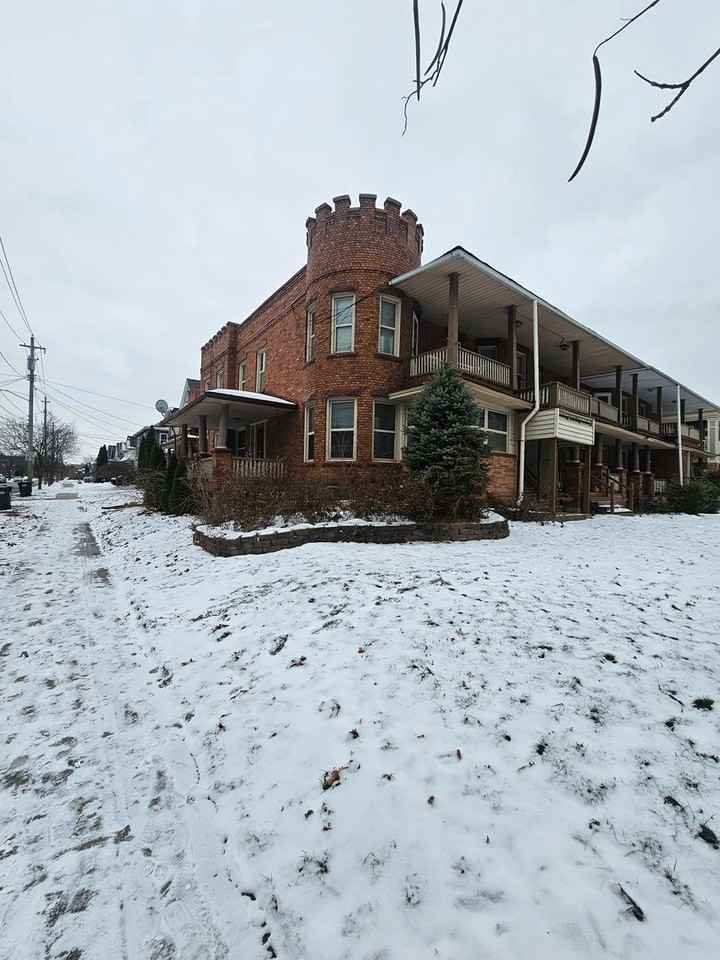 14801 Clifton Boulevard - Photo 4 of 16