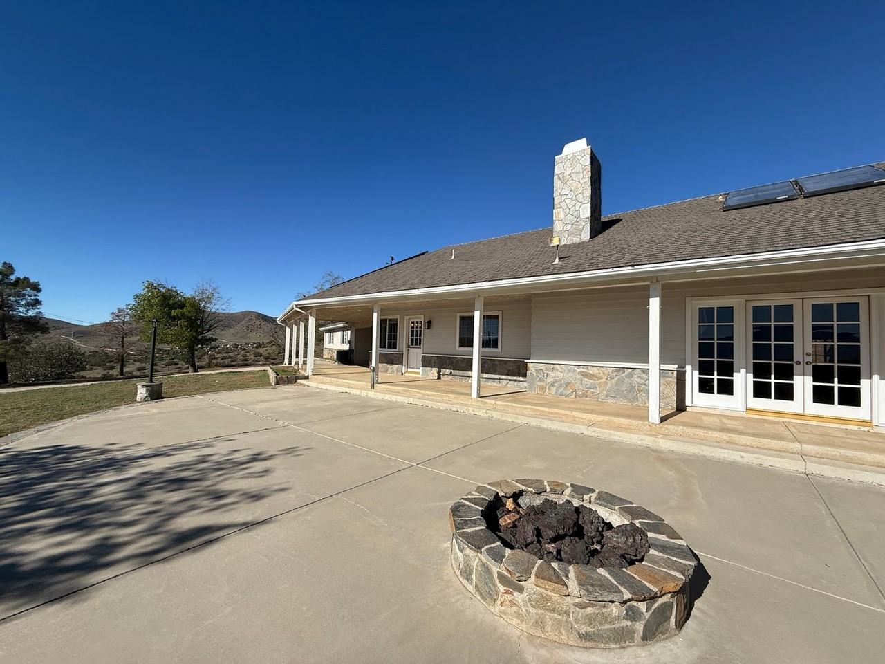 2747 Sand Creek Drive - Photo 2 of 37