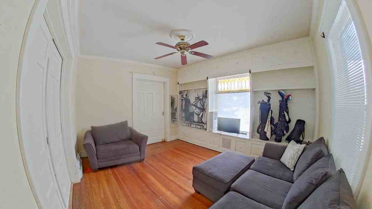 423 Denison Avenue - Photo 3 of 20