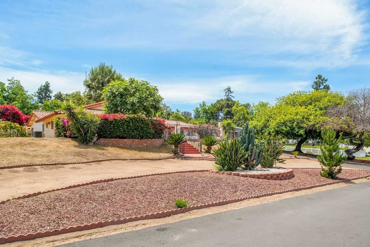 1904 Grove Road - Photo 3 of 45