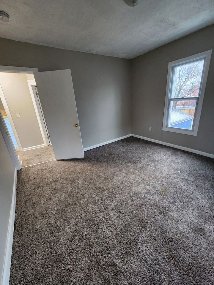 207 West 25th Street - Photo 7 of 20