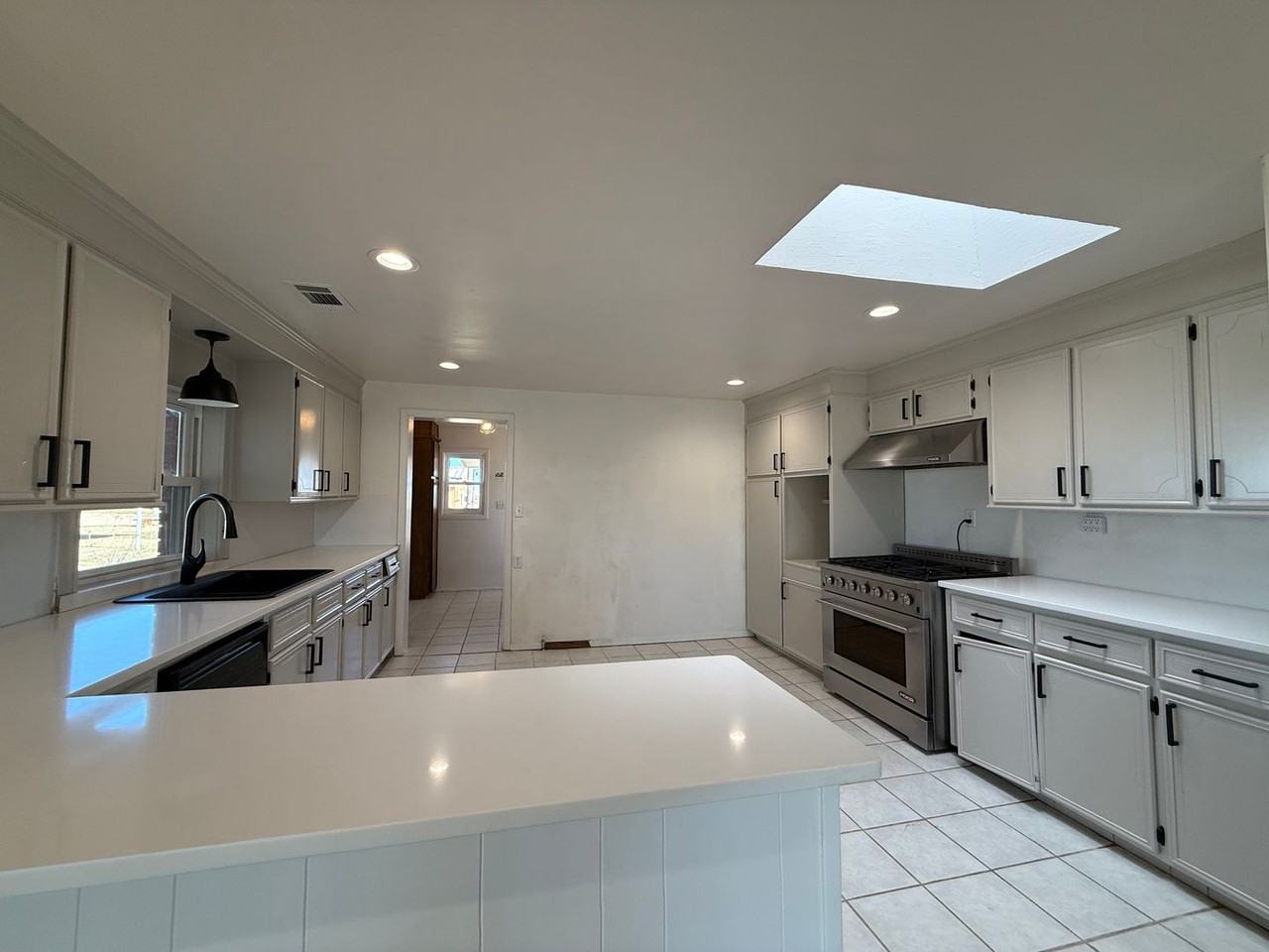 371 Curry Road 10 - Photo 4 of 22