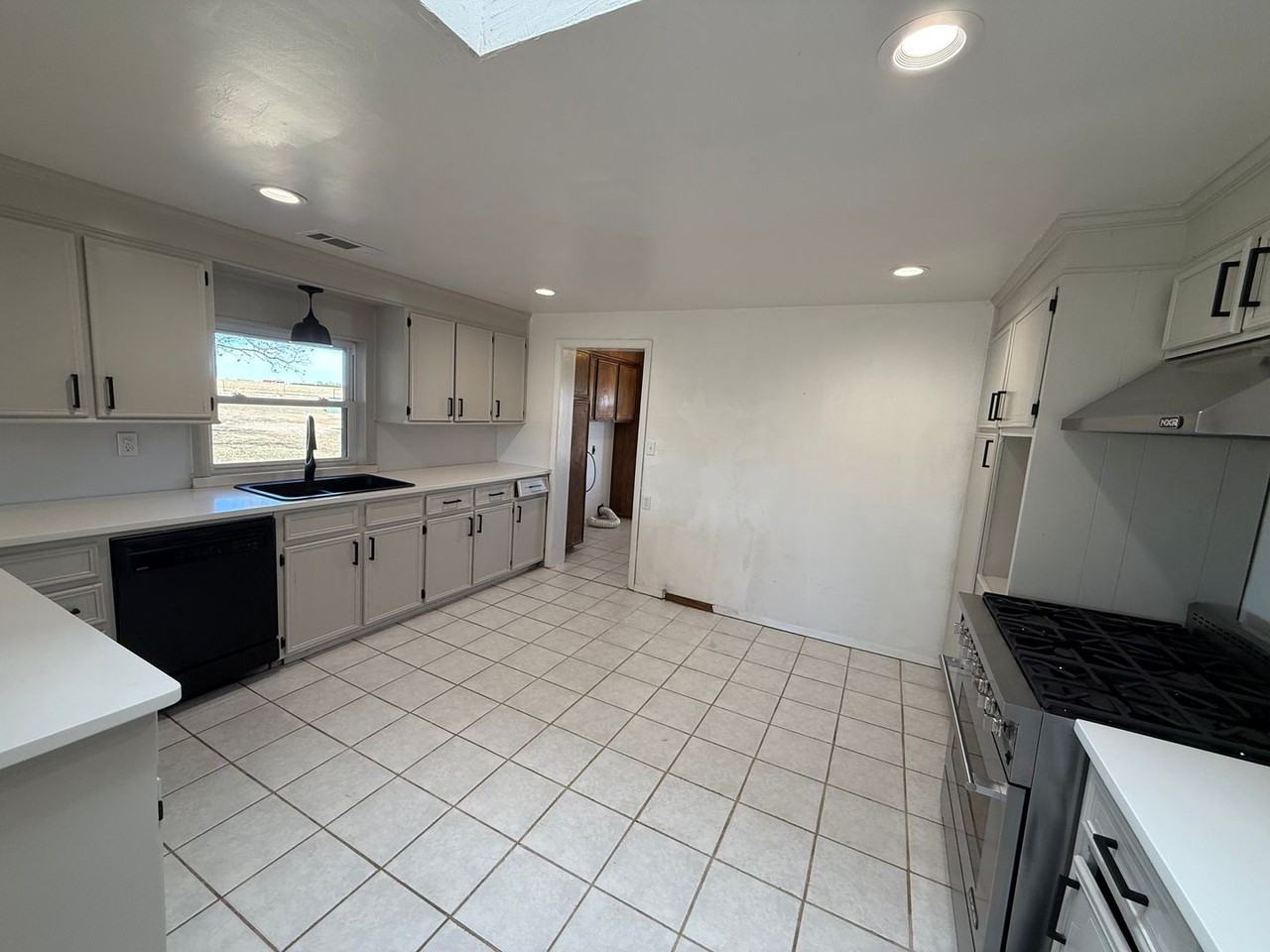 371 Curry Road 10 - Photo 5 of 22