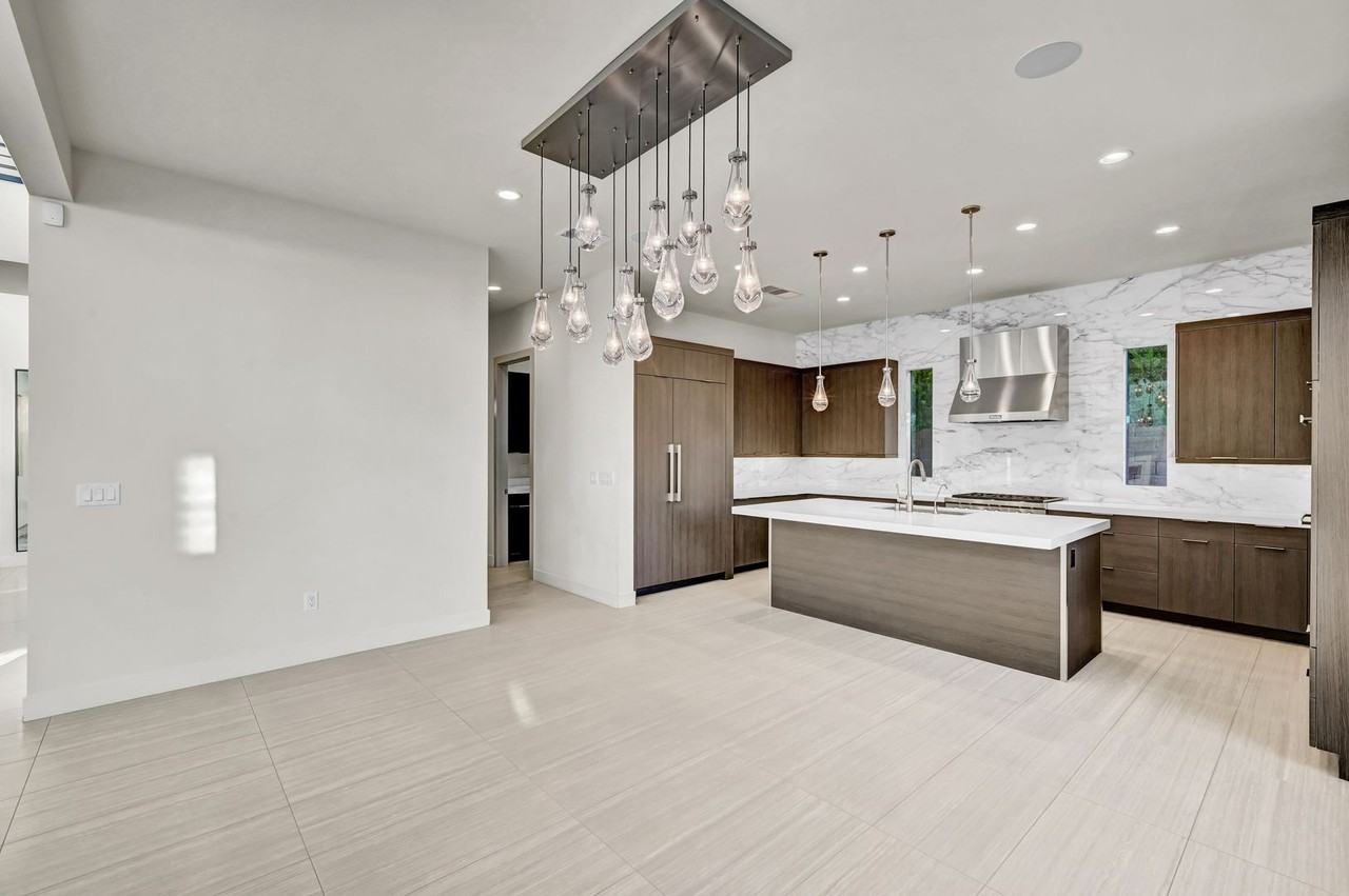 68 Grey Feather Drive - Photo 7 of 50