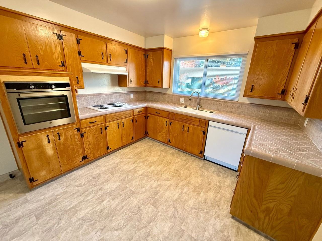 1820 Elm Drive - Photo 5 of 17