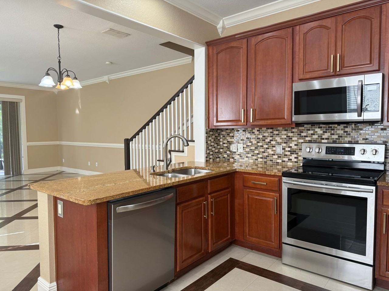 934 Rock Harbor Avenue - Photo 3 of 27