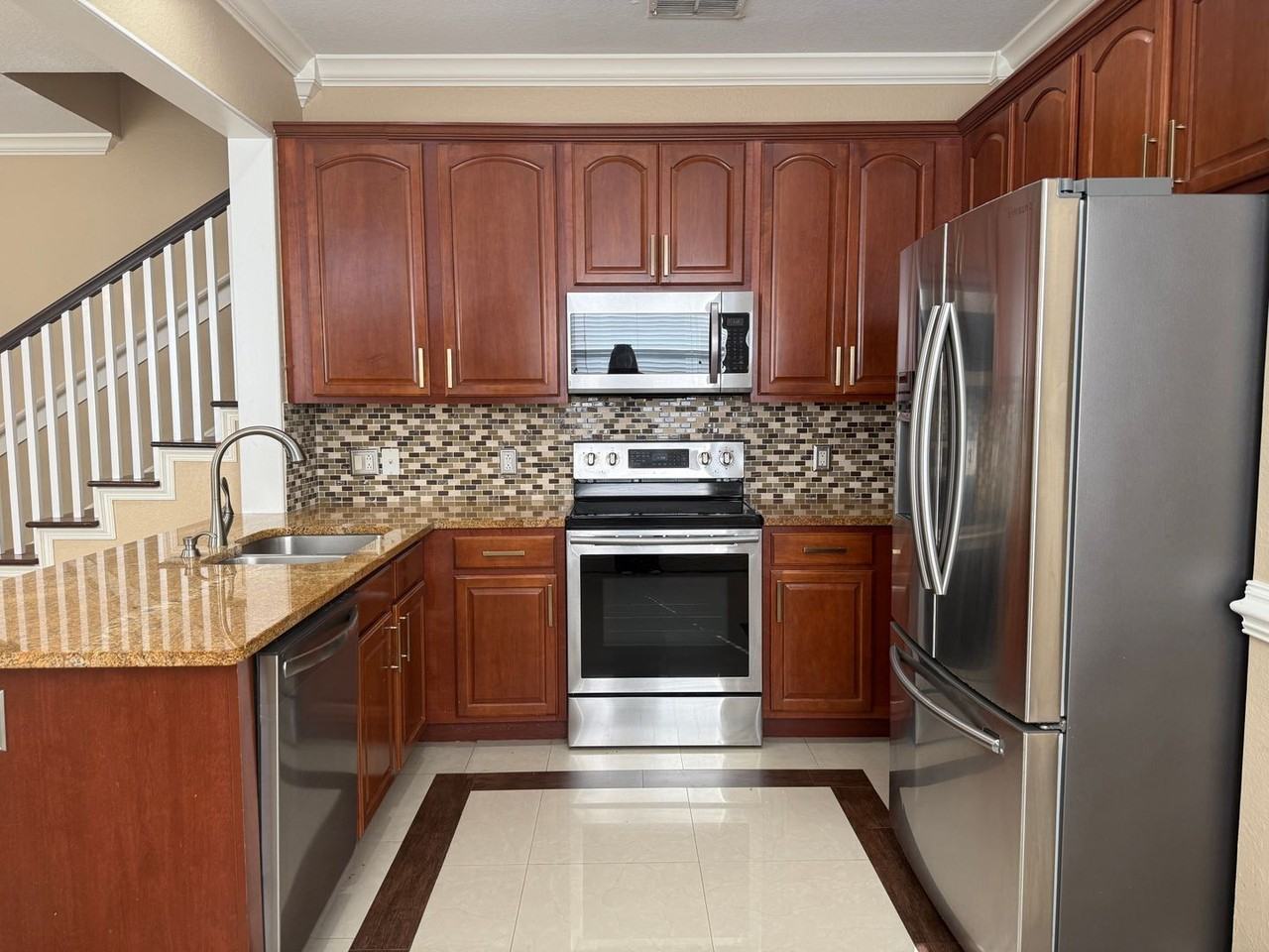 934 Rock Harbor Avenue - Photo 6 of 27