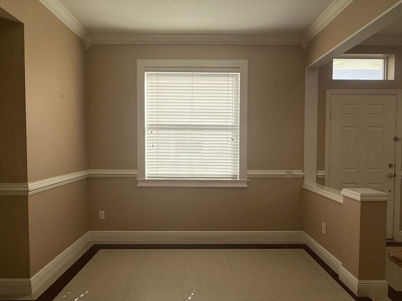 934 Rock Harbor Avenue - Photo 7 of 27