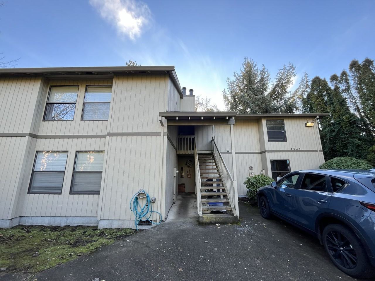 4634 Southwest Vermont Street #1 - Photo 2 of 24