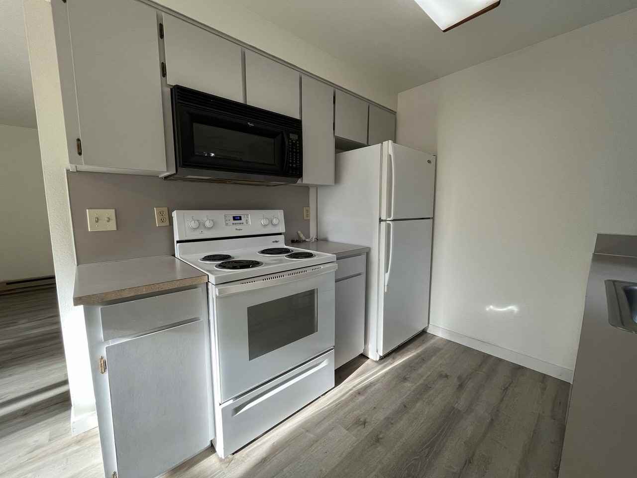 4634 Southwest Vermont Street #1 - Photo 4 of 24