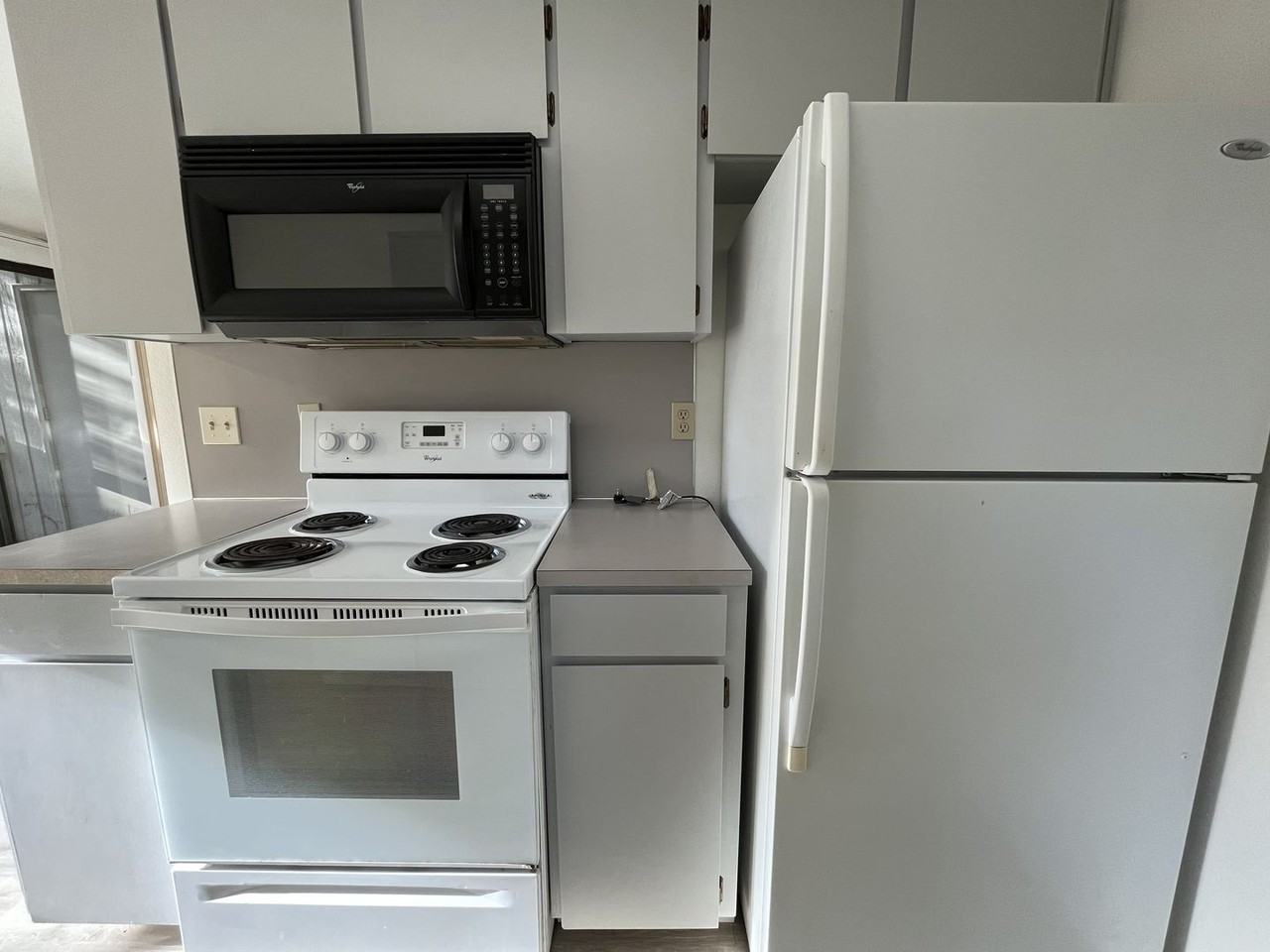 4634 Southwest Vermont Street #1 - Photo 5 of 24