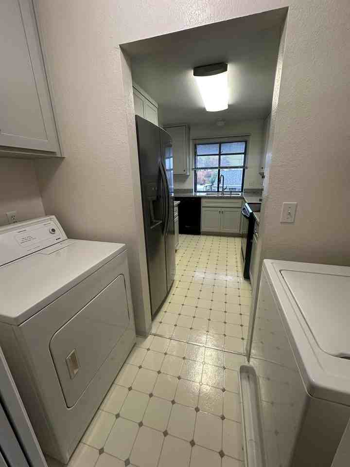 2261 Clearview Circle - Photo 5 of 19