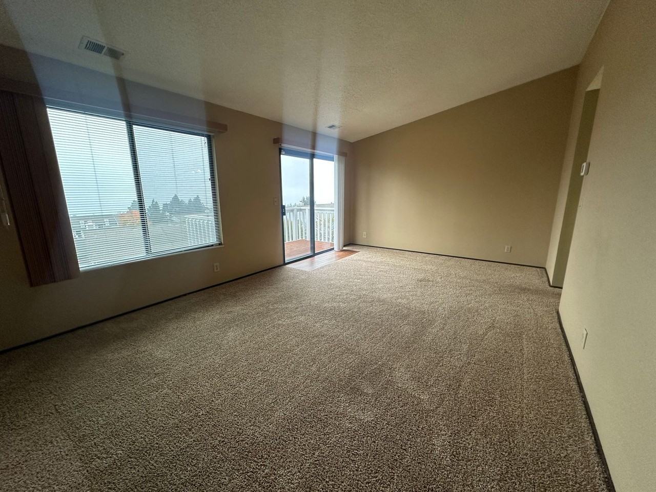 2261 Clearview Circle - Photo 7 of 19