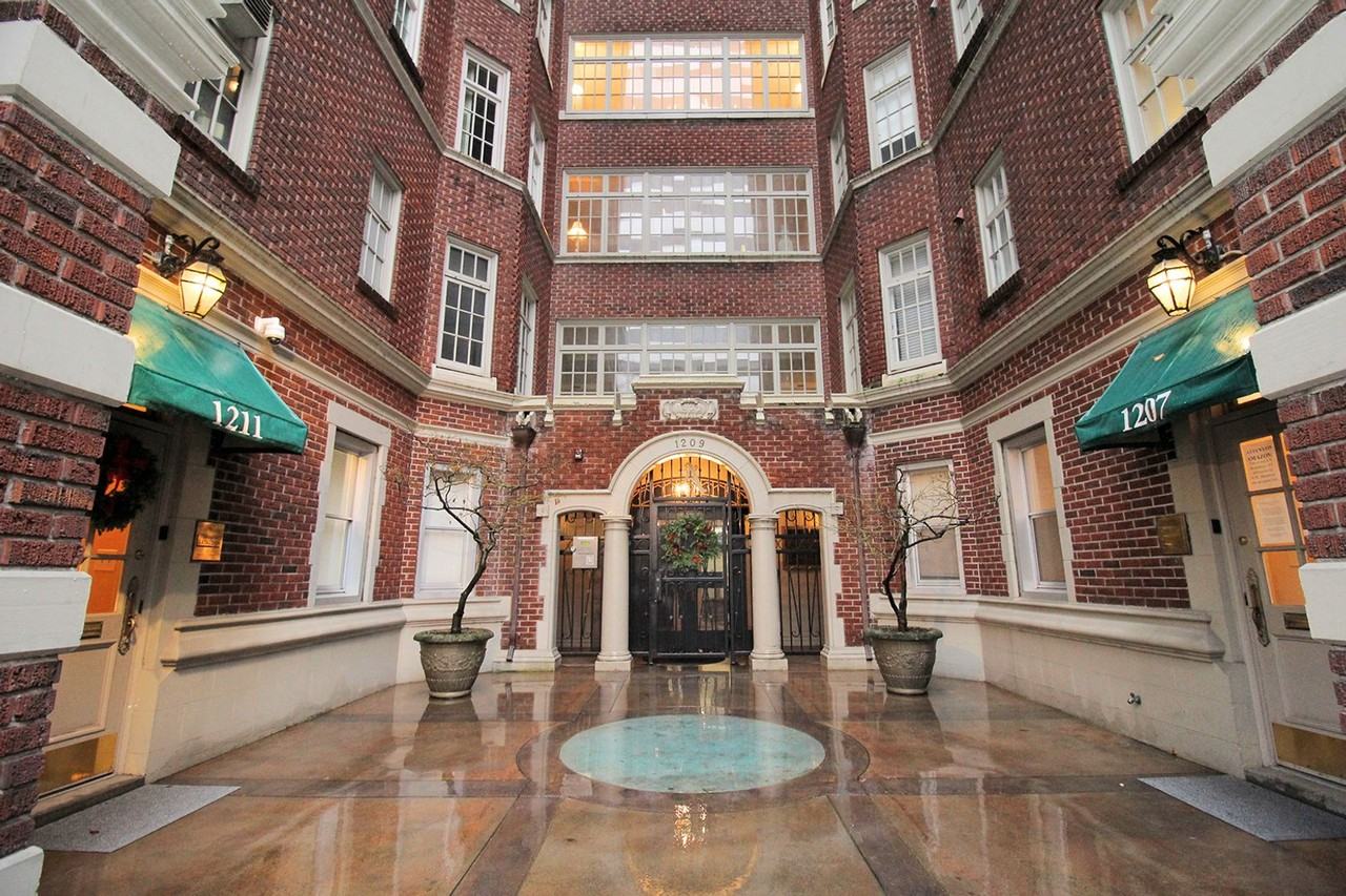 1209 Sw 6th Ave #404 - Photo 3 of 32