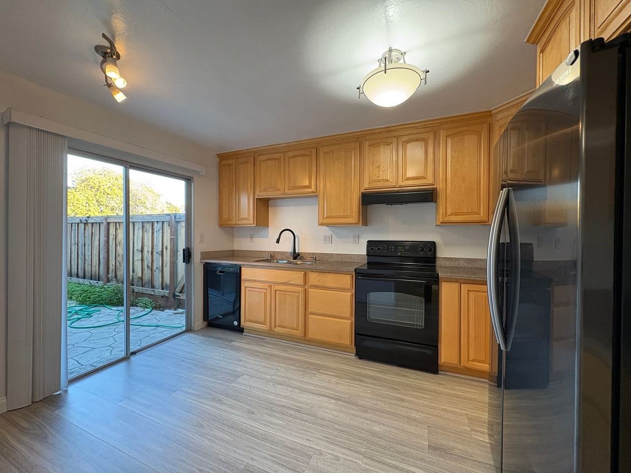 1111 Lord Nelson Lane - Photo 4 of 13