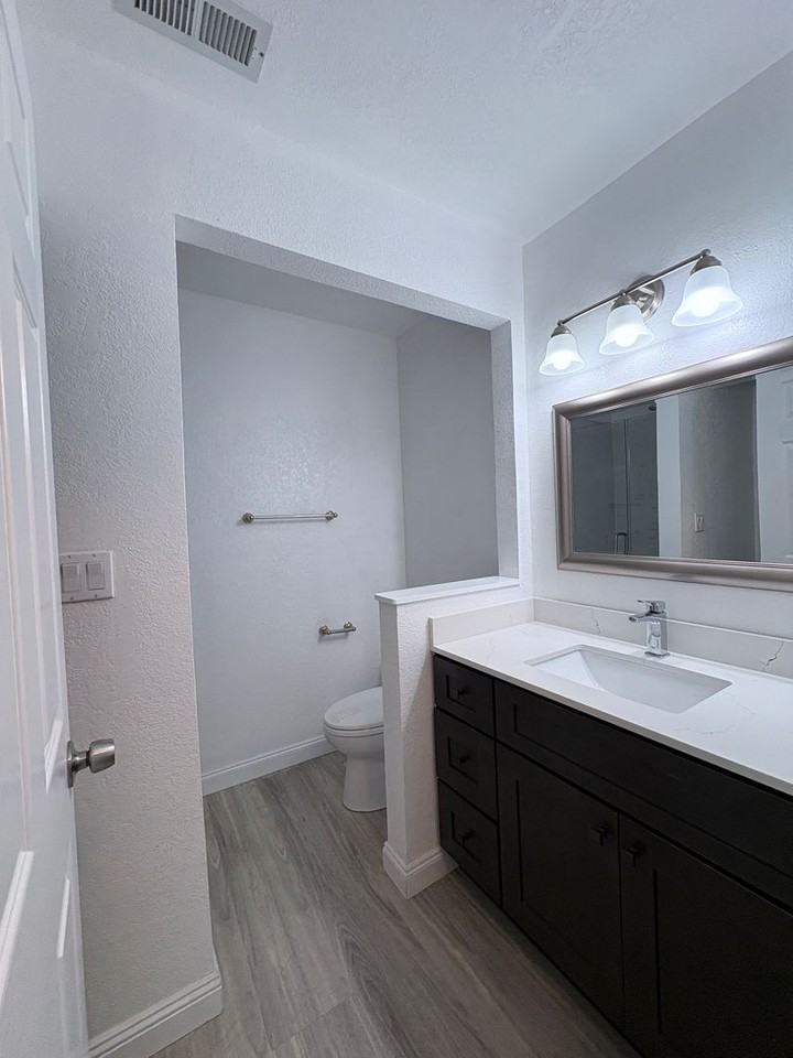 1111 Lord Nelson Lane - Photo 5 of 13