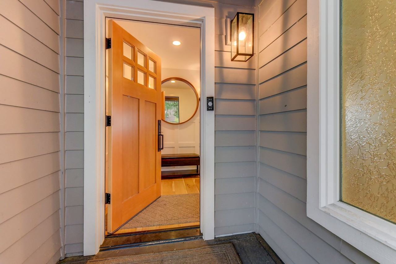 10829 Marine View Drive Southwest - Photo 2 of 30