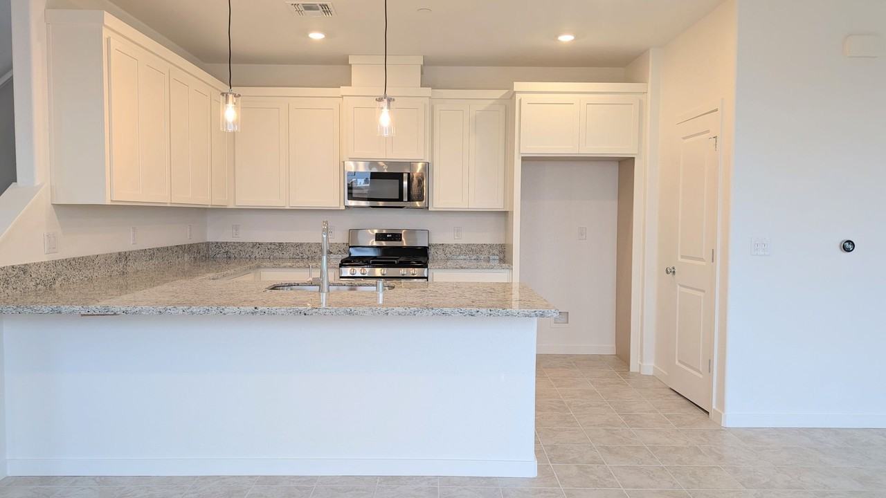 7731 Deer Mouse Way - Photo 4 of 33