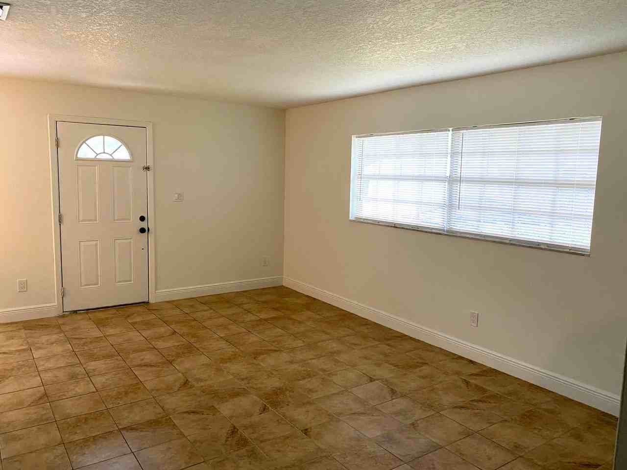 3046 Unkaterri Lane - Photo 4 of 31