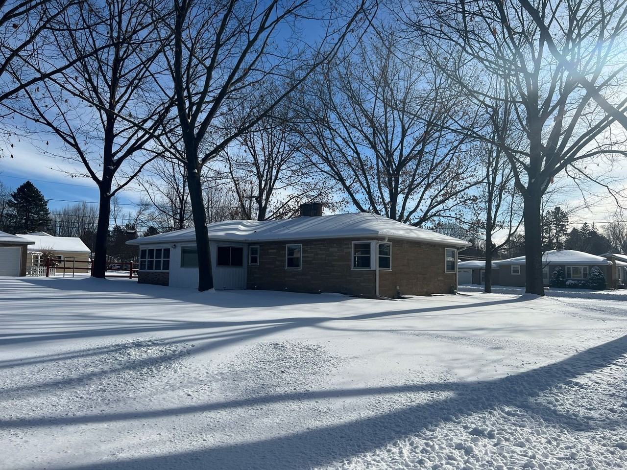 2102 Wegner Street - Photo 2 of 40