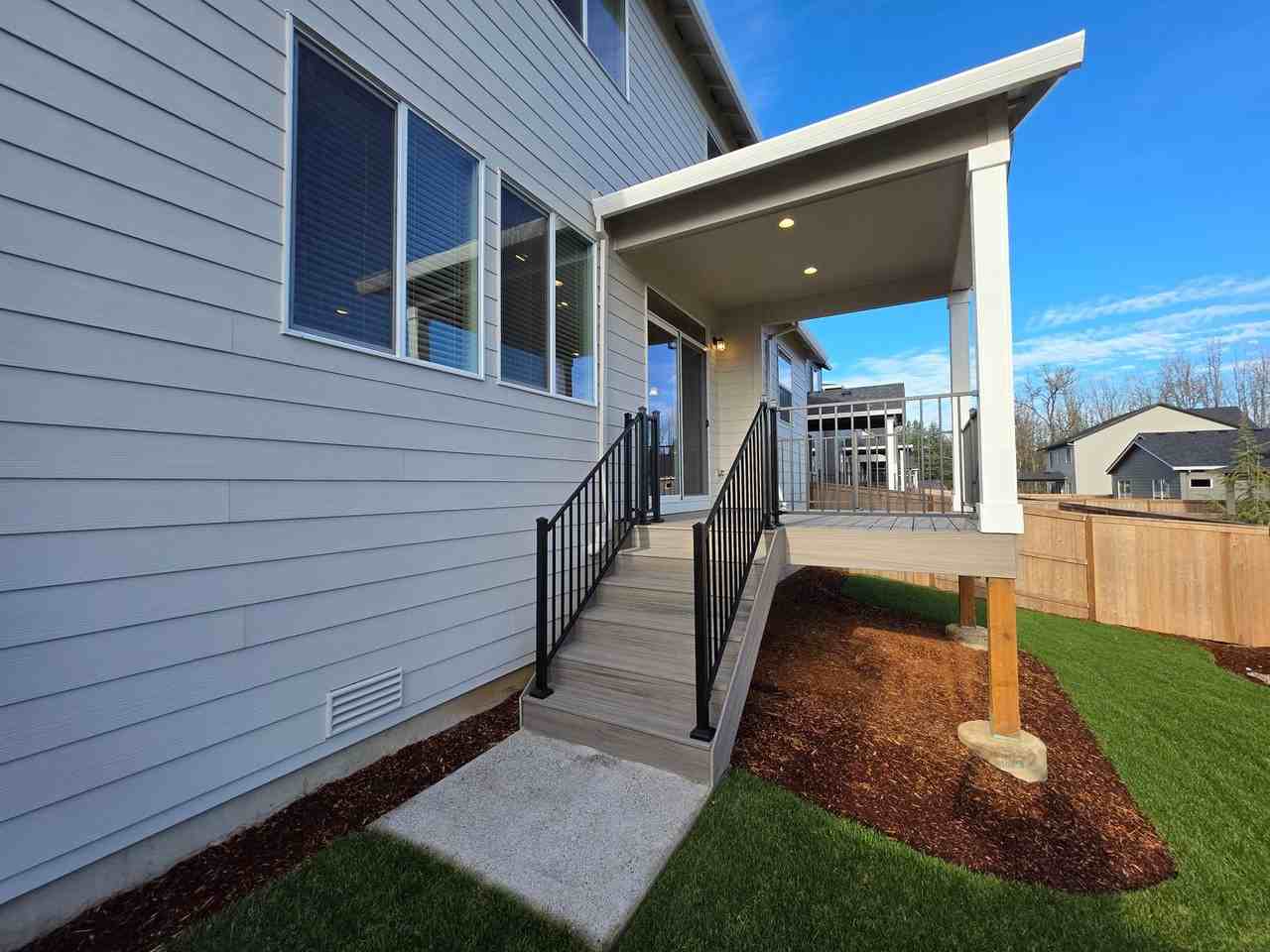 10476 Southeast Heritage Road - Photo 4 of 44