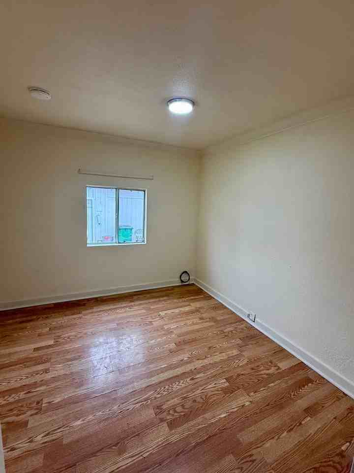 312 N Yolo St - Photo 7 of 15