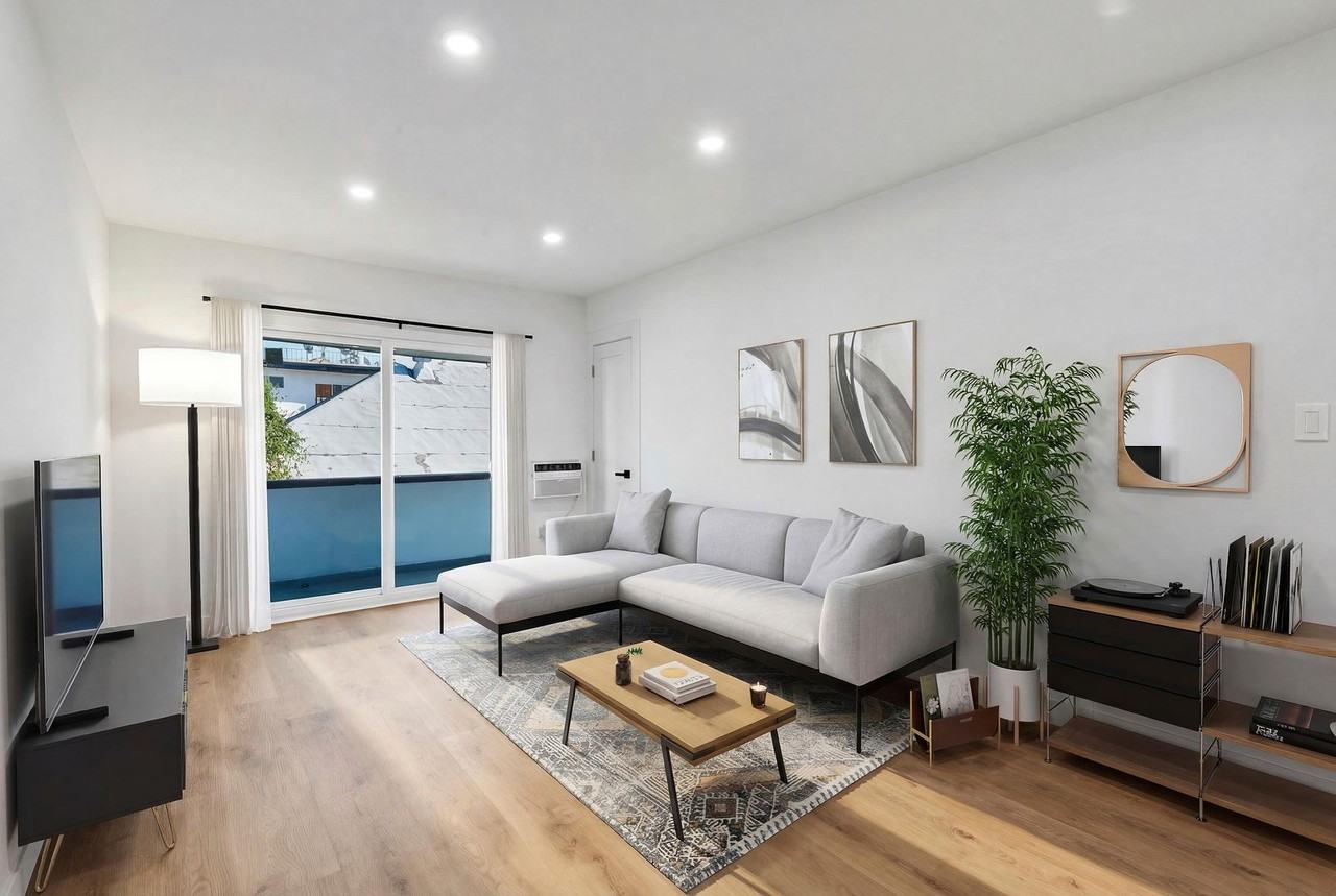 5642 Lexington Ave - Photo 3 of 17