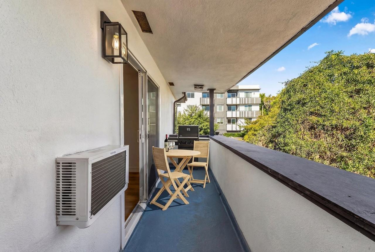 5642 Lexington Ave - Photo 7 of 17