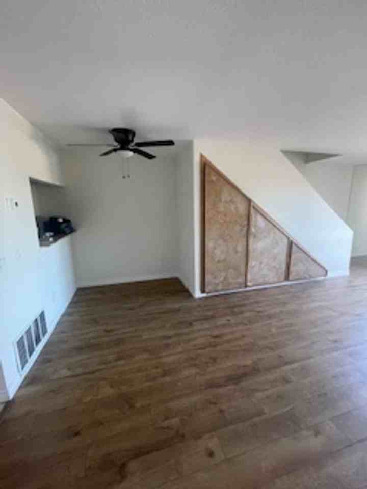 7940 University Ave - Photo 3 of 12