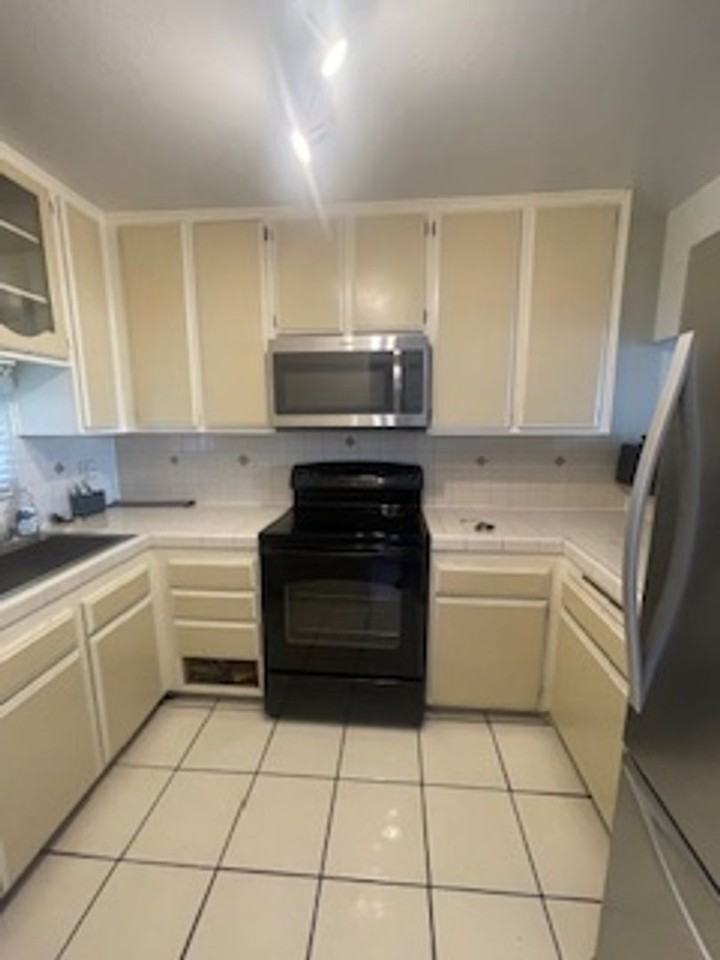 7940 University Ave - Photo 6 of 12