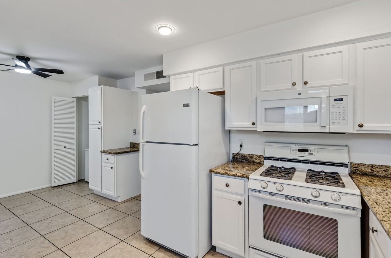 3840 N 43rd Ave #78 - Photo 4 of 30