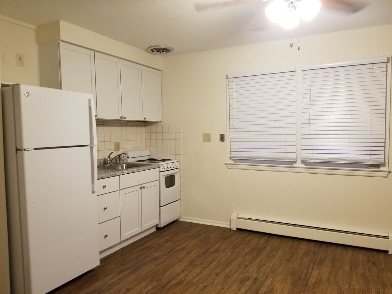 1015 West Benton Street - Photo 3 of 10