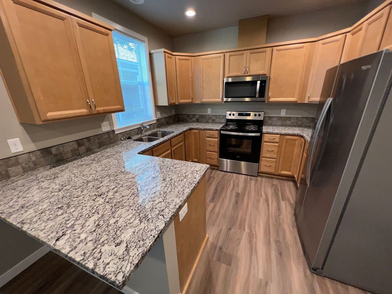 1227 High Street - Photo 4 of 29