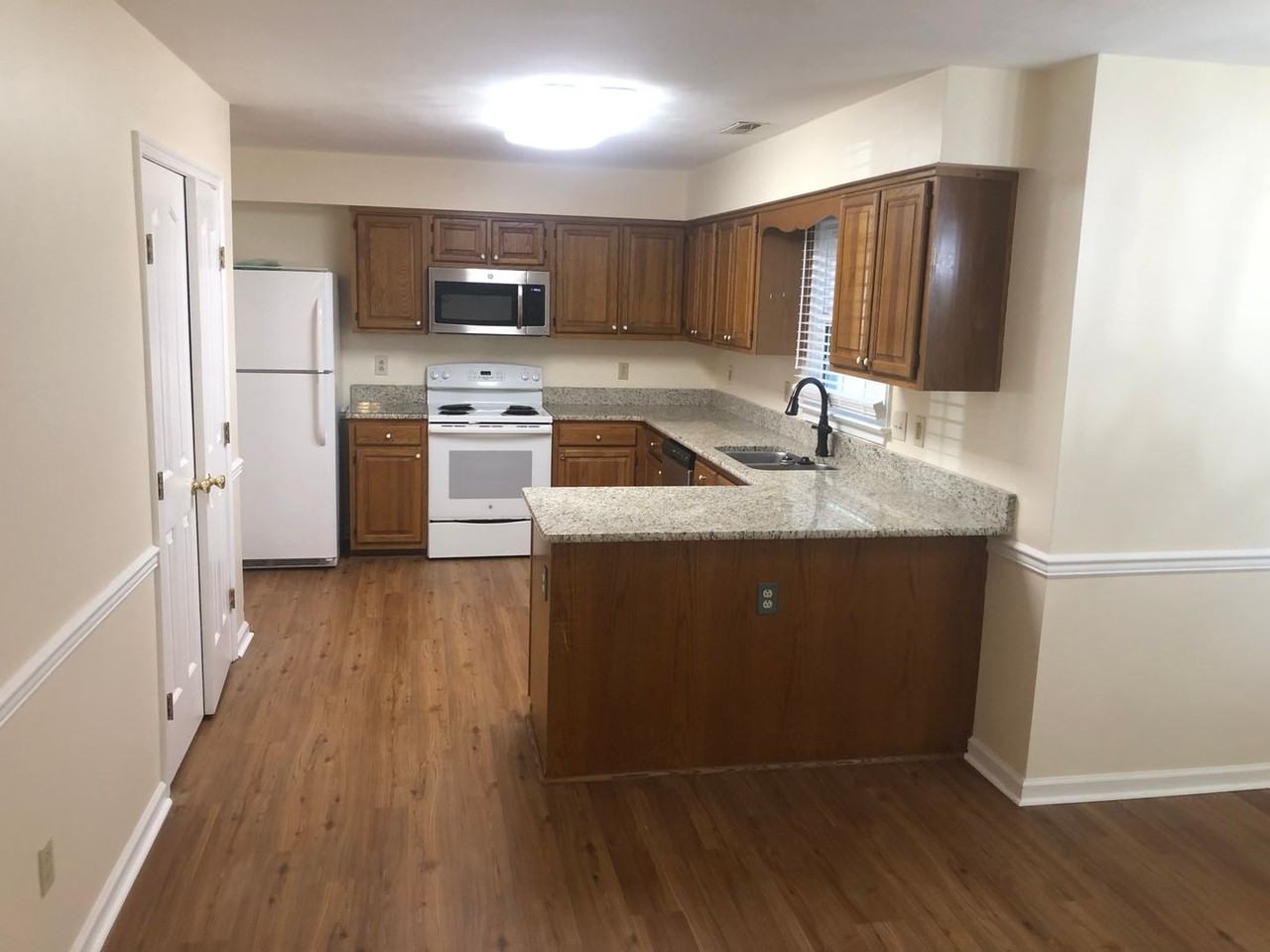 2416 Creekmore Court - Photo 2 of 21